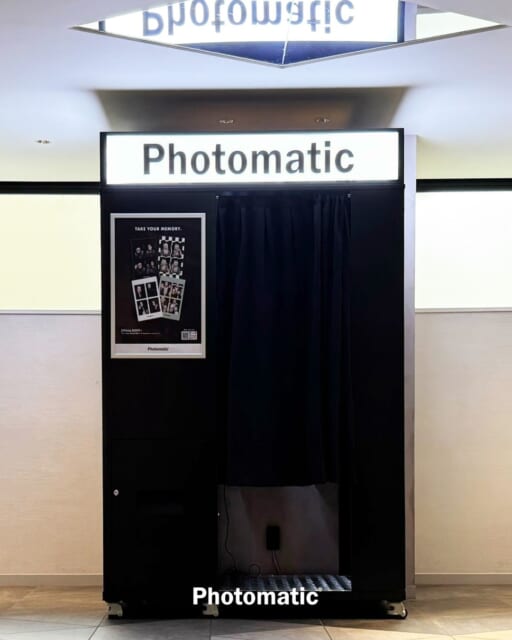 NEW PHOTOBOOTH
1955 東京ベイ by 星野リゾートにPhotomaticのフォトブースが登場✨
ホテルの世界観である「1950年代アメリカ」をデザインに落とし込んだ1955 東京ベイ by 星野リゾート限定のコラボフレームも発売スタート🪩
<1955 東京ベイ by 星野リゾート コラボフレーム>
フレーム:全4種
撮影料金:税込800円(1枚出力+静止画・動画データ)
営業時間:24時間稼働(宿泊者限定)
1955 東京ベイ by 星野リゾートのオールドアメリカンな空間で、楽しく心に残るひとときを過ごした記念撮影としてぜひご利用ください✨
#Photomatic #photobooth #1955東京ベイ #星野リゾート